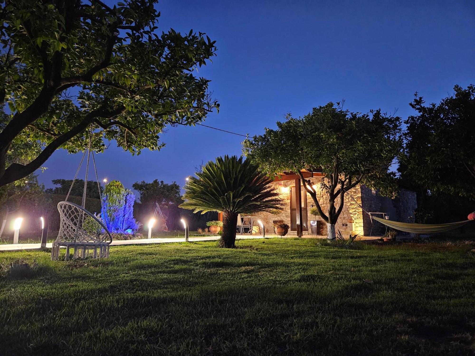 Patras Stonehouse With Large Yard - Πέτρινο Σπίτι Με Αυλή Villa Paralia  Exterior photo